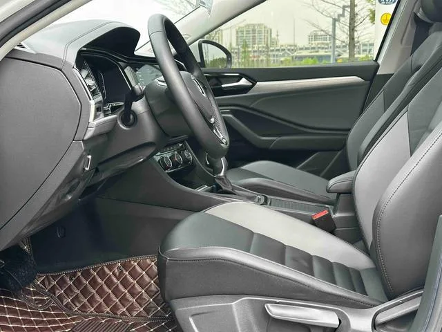 Volkswagen Sagitar 2022 280TSI DSG Versión volada exterior foto 5