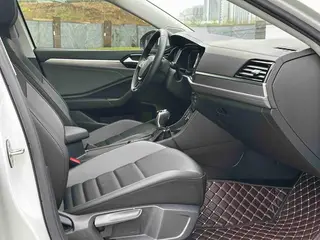 Volkswagen Sagitar 2022 280TSI DSG Versión volada exterior foto 8