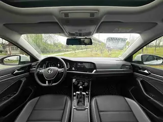 Volkswagen Sagitar 2022 280TSI DSG Versión volada interior foto 10