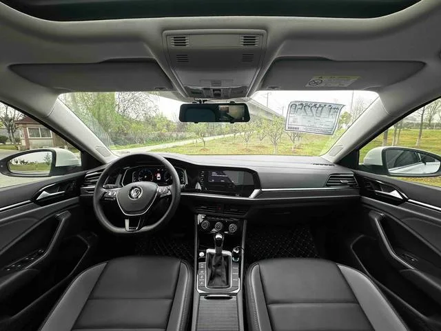Volkswagen Sagitar 2022 280TSI DSG Versión volada interior foto 10