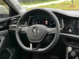 Volkswagen Sagitar 2022 280TSI DSG Versión volada interior foto 11