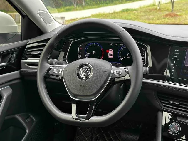 Volkswagen Sagitar 2022 280TSI DSG Versión volada interior foto 11
