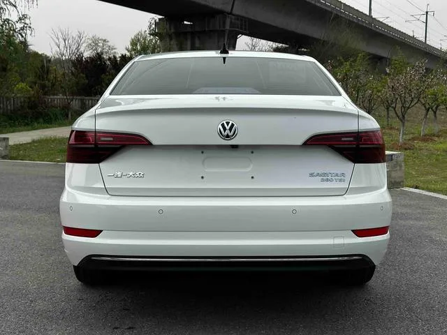 Volkswagen Sagitar 2022 280TSI DSG Versión volada interior foto 13