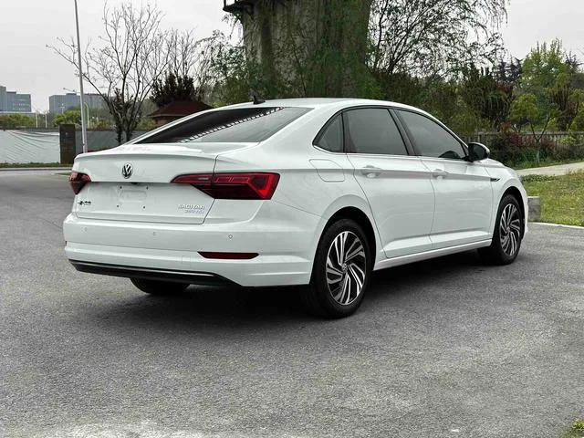Volkswagen Sagitar 2022 280TSI DSG Versión volada interior foto 14