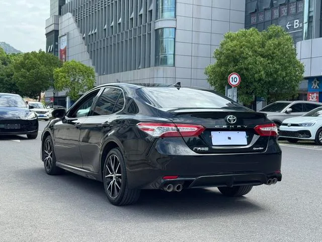 Toyota Camry 2023 2.0G Edición de lujo exterior foto 6