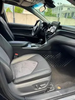 Toyota Camry 2023 2.0G Edición de lujo interior foto 11
