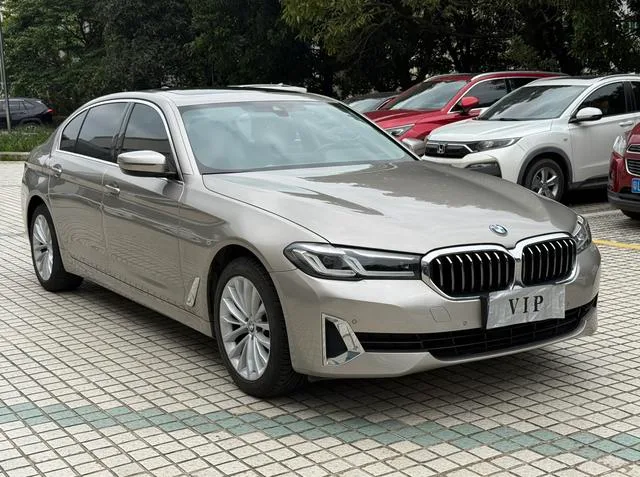 BMW 5 Series 2021 525Li Luxury Set exterior photo 3