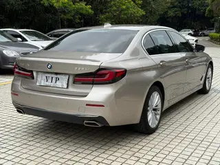 BMW 5 Series 2021 525Li Luxury Set interior photo 7