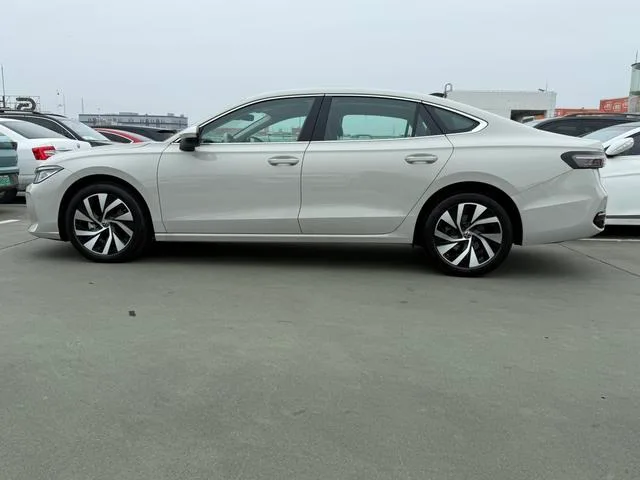 Volkswagen Passat 2025 Pro 300TSI Edición Long Yao exterior foto 4