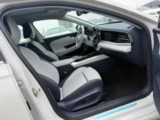 Volkswagen Passat 2025 Pro 300TSI Edición Long Yao interior foto 8