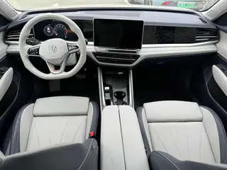 Volkswagen Passat 2025 Pro 300TSI Edición Long Yao interior foto 9