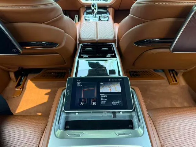 BMW 7 Series 2019 M760Li xDrive V12 Conjunto deportivo exterior foto 5 BMW 7 Series 2019 M760Li xDrive V12 Conjunto deportivo exterior foto 5