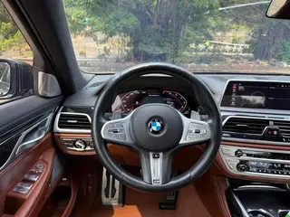 BMW 7 Series 2019 M760Li xDrive V12 Conjunto deportivo exterior foto 7 BMW 7 Series 2019 M760Li xDrive V12 Conjunto deportivo exterior foto 7