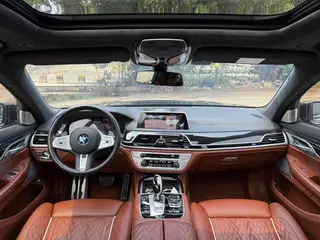 BMW 7 Series 2019 M760Li xDrive V12 Conjunto deportivo interior foto 8 BMW 7 Series 2019 M760Li xDrive V12 Conjunto deportivo interior foto 8