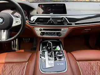 BMW 7 Series 2019 M760Li xDrive V12 Conjunto deportivo interior foto 9 BMW 7 Series 2019 M760Li xDrive V12 Conjunto deportivo interior foto 9