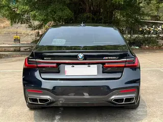 BMW 7 Series 2019 M760Li xDrive V12 Conjunto deportivo interior foto 13 BMW 7 Series 2019 M760Li xDrive V12 Conjunto deportivo interior foto 13