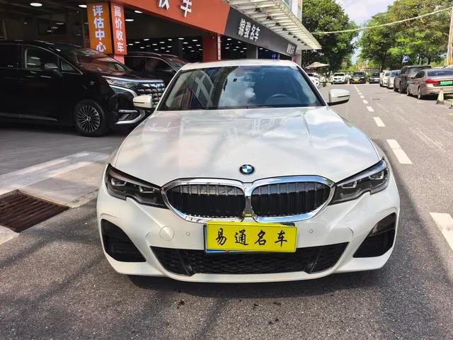 BMW 3 Series 2022 320Li M Sports suit exterior photo 3
