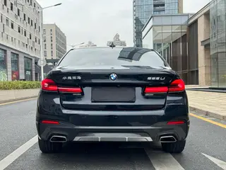 BMW 5 Series 2022 Reforma 525Li M Conjunto deportivo exterior foto 5 BMW 5 Series 2022 Reforma 525Li M Conjunto deportivo exterior foto 5