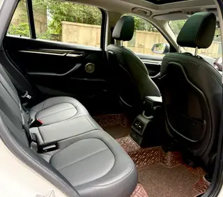 BMW X1 2022 Reforma xDrive25Li Tipo de lujo interior foto 12 BMW X1 2022 Reforma xDrive25Li Tipo de lujo interior foto 12