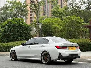BMW 3 Series 2023 325Li M Sports Night Suit exterior photo 4 BMW 3 Series 2023 325Li M Sports Night Suit exterior photo 4