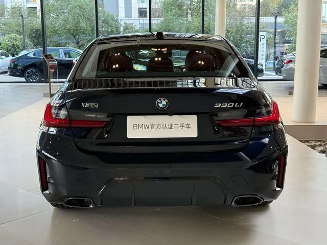 BMW 3 Series 2025 330Li M Traje nocturno deportivo Yao exterior foto 5