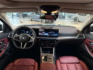 BMW 3 Series 2025 330Li M Traje nocturno deportivo Yao interior foto 12