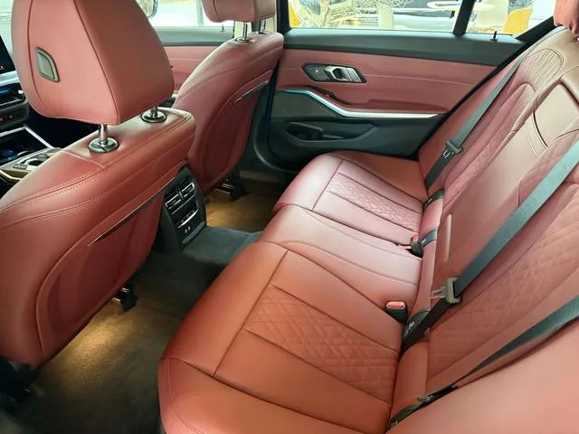 BMW 3 Series 2025 330Li M Traje nocturno deportivo Yao interior foto 14
