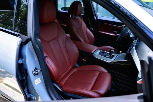 BMW 4 Series 2022 430i Gran Coupe M Sports Night Suit interior photo 9 BMW 4 Series 2022 430i Gran Coupe M Sports Night Suit interior photo 9