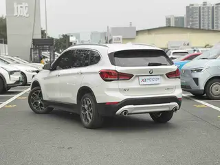BMW X1 2022 sDrive25Li Лидирующий экстерьер фото 4 BMW X1 2022 sDrive25Li Лидирующий экстерьер фото 4