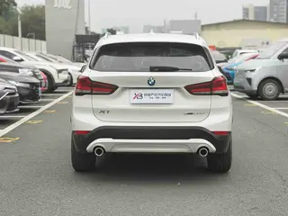 BMW X1 2022 sDrive25Li Лидирующий экстерьер фото 5 BMW X1 2022 sDrive25Li Лидирующий экстерьер фото 5