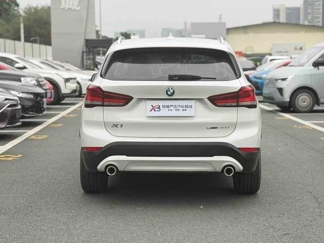 BMW X1 2022 sDrive25Li Лидирующий экстерьер фото 5 BMW X1 2022 sDrive25Li Лидирующий экстерьер фото 5