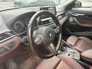 BMW X1 2022 sDrive25Li Лидирующий экстерьер фото 6 BMW X1 2022 sDrive25Li Лидирующий экстерьер фото 6