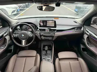 BMW X1 2022 sDrive25Li Лидирующий интерьер фото 12 BMW X1 2022 sDrive25Li Лидирующий интерьер фото 12