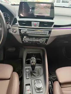 BMW X1 2022 sDrive25Li Лидирующий интерьер фото 13 BMW X1 2022 sDrive25Li Лидирующий интерьер фото 13
