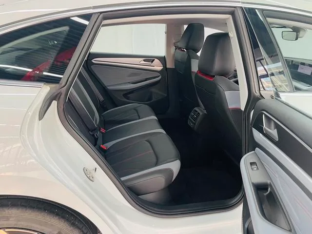 Volkswagen Lamando 2025 Lamando L 280TSI DSG Versión picante interior foto 12