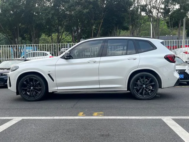 BMW X3 2022 Reforma xDrive30i Tipo de lujo M Traje de noche Yao exterior foto 4 BMW X3 2022 Reforma xDrive30i Tipo de lujo M Traje de noche Yao exterior foto 4