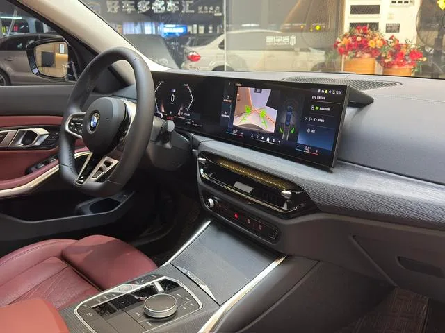BMW 3 Series 2025 325Li M Sports suit interior photo 12 BMW 3 Series 2025 325Li M Sports suit interior photo 12