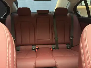 BMW 3 Series 2025 325Li M Sports suit interior photo 14 BMW 3 Series 2025 325Li M Sports suit interior photo 14