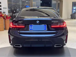 BMW 3 Series 2025 325Li M Sports suit interior photo 16 BMW 3 Series 2025 325Li M Sports suit interior photo 16