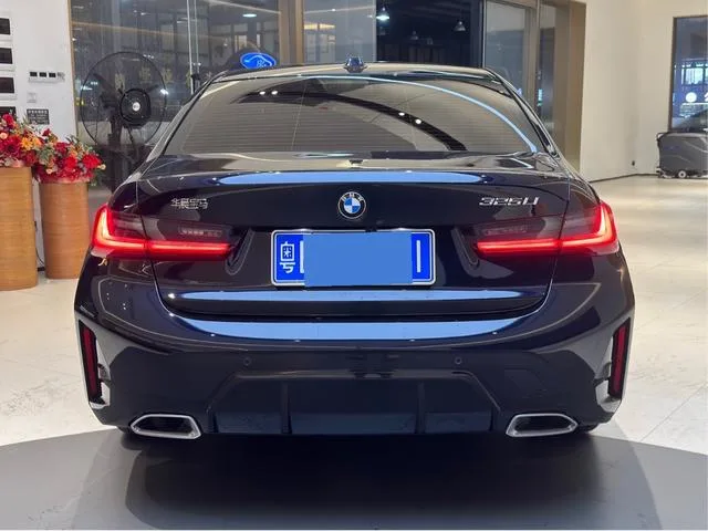 BMW 3 Series 2025 325Li M Sports suit interior photo 16 BMW 3 Series 2025 325Li M Sports suit interior photo 16