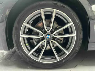 BMW 3 Series 2023 325Li M Спортивный костюм экстерьер фото 3 BMW 3 Series 2023 325Li M Спортивный костюм экстерьер фото 3