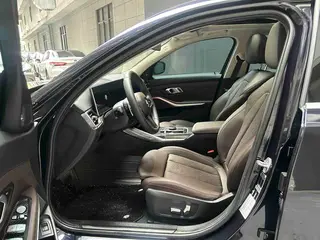 BMW 3 Series 2023 325Li M Спортивный костюм интерьер фото 16 BMW 3 Series 2023 325Li M Спортивный костюм интерьер фото 16