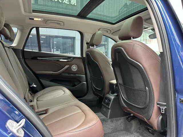 BMW X1 2022 sDrive25Li Leading Type interior photo 10 BMW X1 2022 sDrive25Li Leading Type interior photo 10