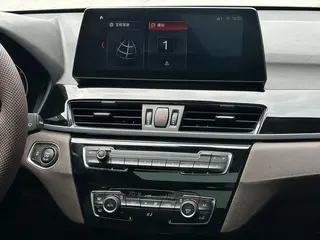 BMW X1 2022 sDrive25Li Leading Type interior photo 12 BMW X1 2022 sDrive25Li Leading Type interior photo 12