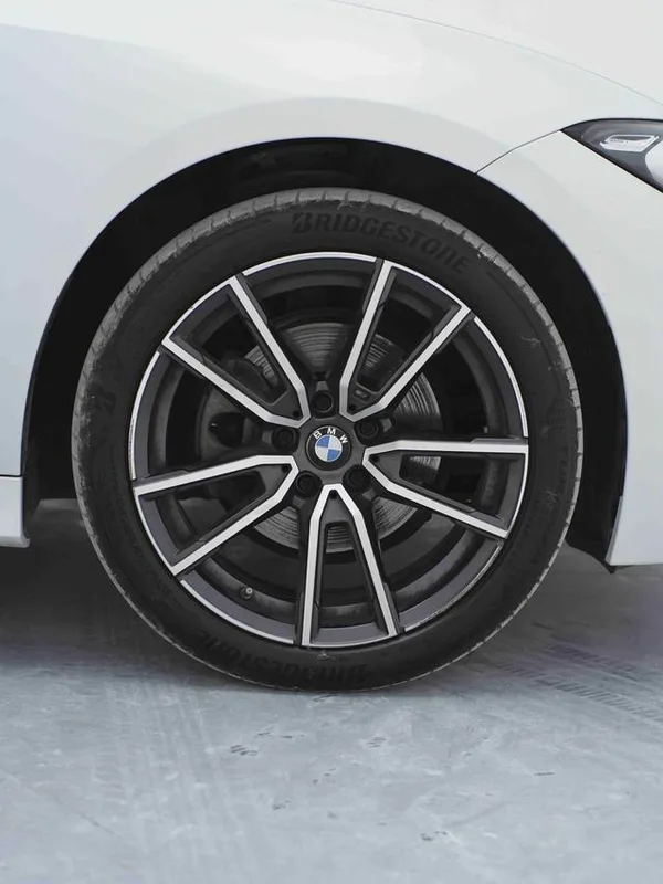 BMW 3 Series 2023 320Li M Ensemble de sport extérieur photo 10 BMW 3 Series 2023 320Li M Ensemble de sport extérieur photo 10