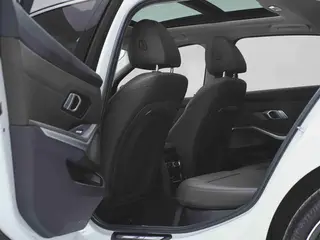 BMW 3 Series 2023 320Li M Ensemble de sport intérieur photo 11 BMW 3 Series 2023 320Li M Ensemble de sport intérieur photo 11