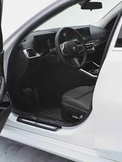 BMW 3 Series 2023 320Li M Ensemble de sport intérieur photo 17 BMW 3 Series 2023 320Li M Ensemble de sport intérieur photo 17
