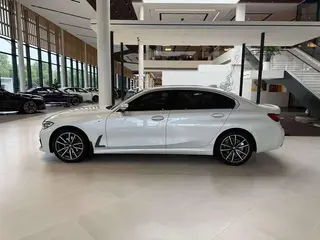 BMW 3 Series 2022 320Li M Sports suit exterior photo 4