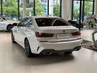 BMW 3 Series 2022 320Li M Sports suit exterior photo 8