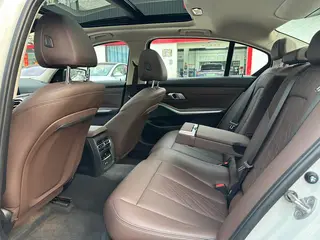 BMW 3 Series 2023 325Li M Traje nocturno deportivo Yao interior foto 9 BMW 3 Series 2023 325Li M Traje nocturno deportivo Yao interior foto 9